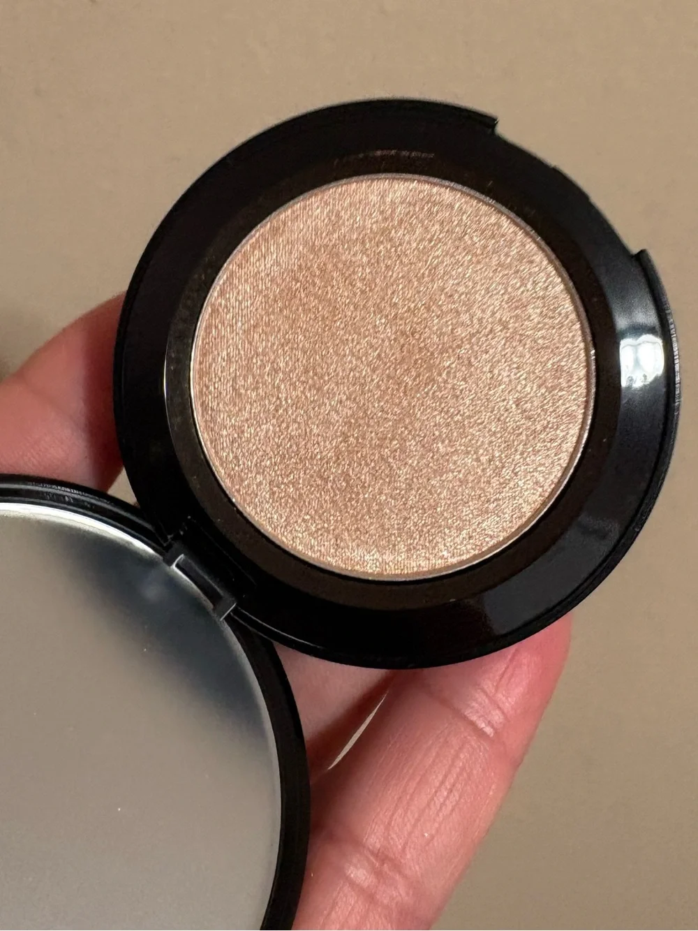 Laura Geller Easy Illuminating Powder Highlighter Champagne Brand New Never Used